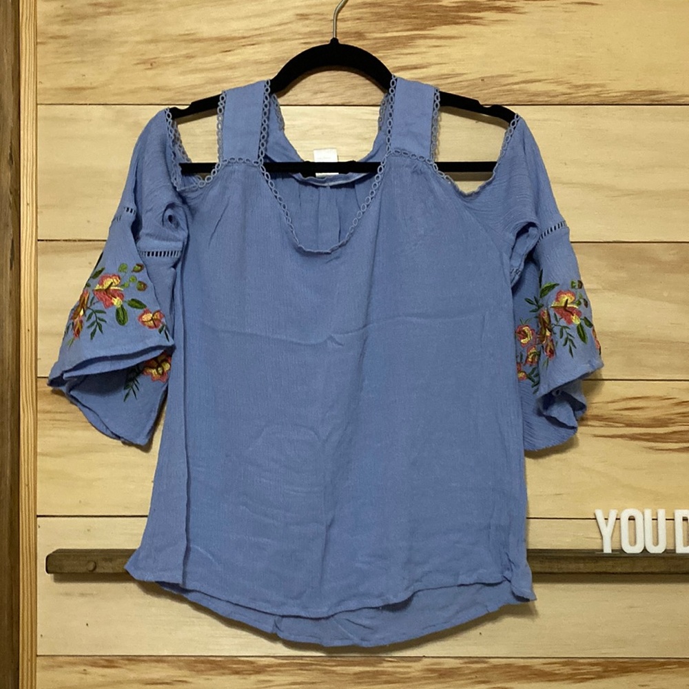 RAIN Open Shoulder Top